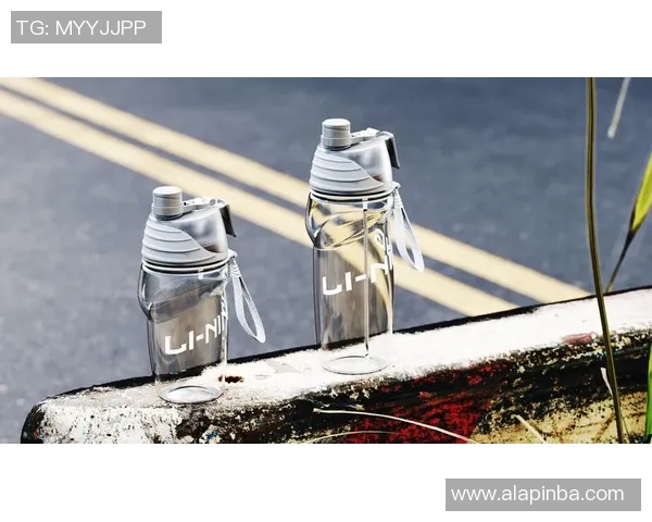 足球星喷雾水杯价格揭秘到底值不值这个价格让我们来看看